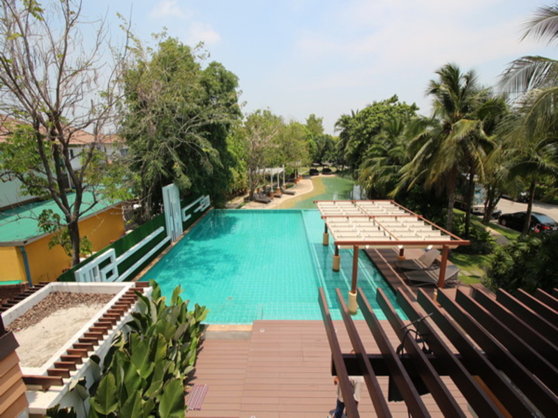 Atoll-Maldives-Beach