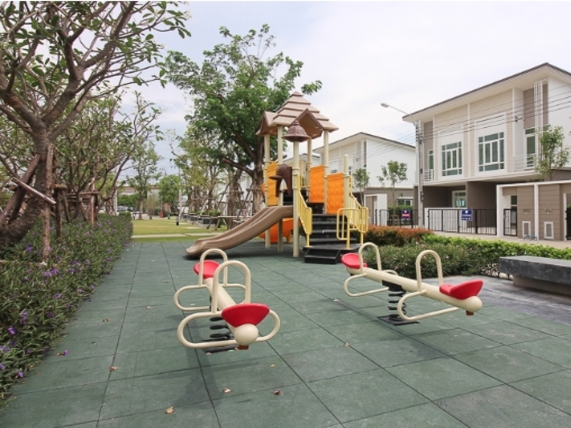 Q-District-Gusto-Kingkaew-Suvarnabhumi