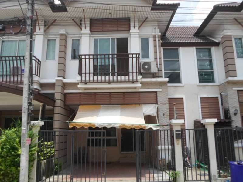 The-Town-Phaholyothin-Phoemsin