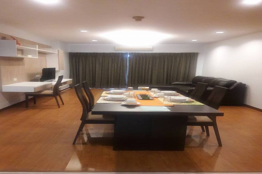 อีสเทิร์น-ทาวเวอร์