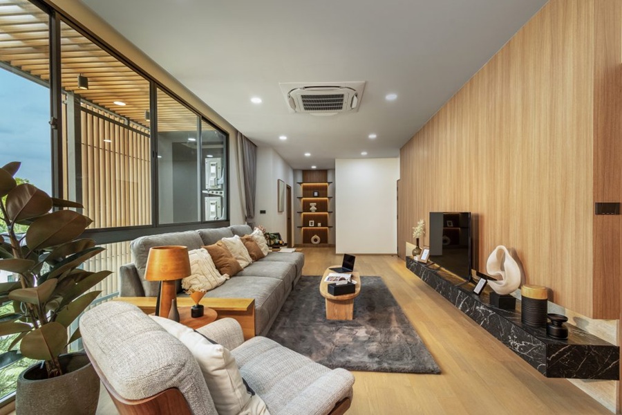 อาเบอร์-เออเบิน-ลาดพร้าว